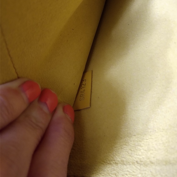 Authentic Louis Vuitton Neverfull Pochette Pouch - Picture 3 of 10